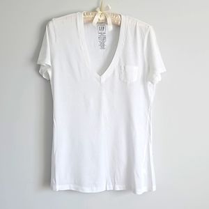 Gap Vneck front opening women's t-shirt